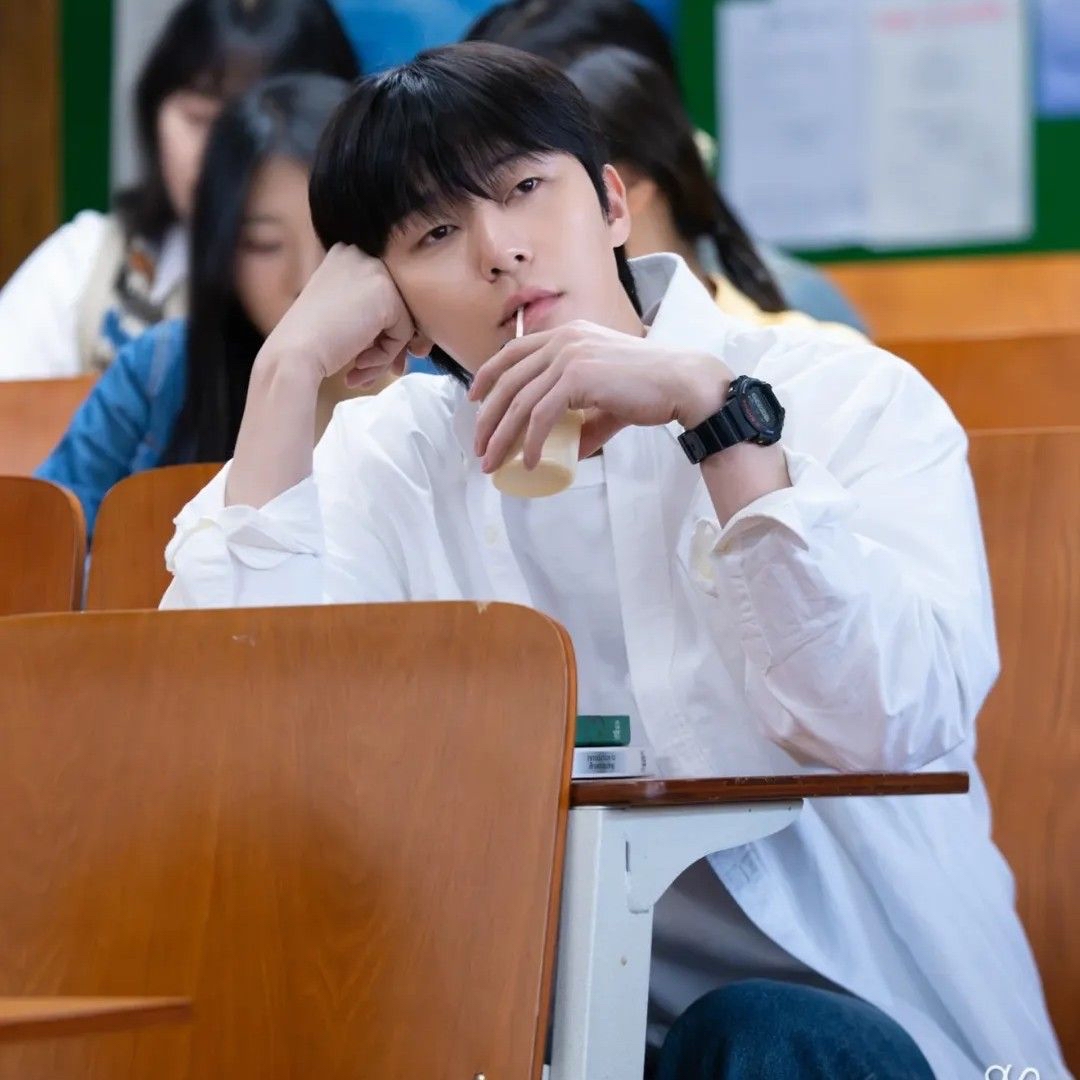 Latest photo of Park Seojoon