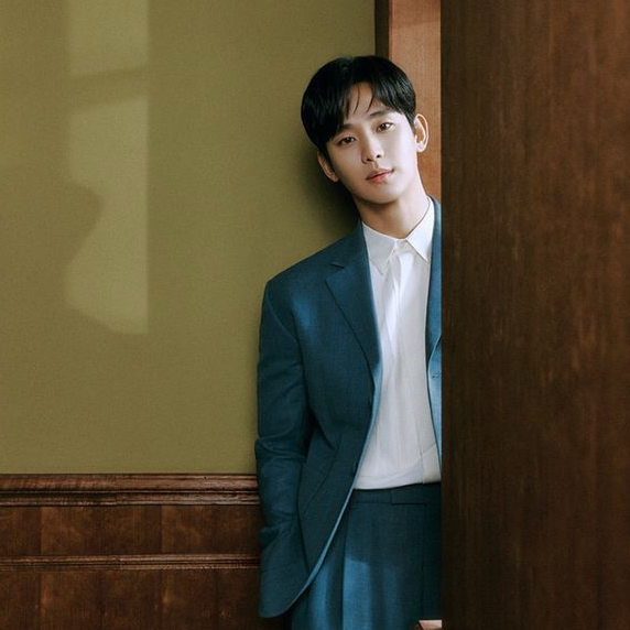 Recent activity shot of Kim Soohyun