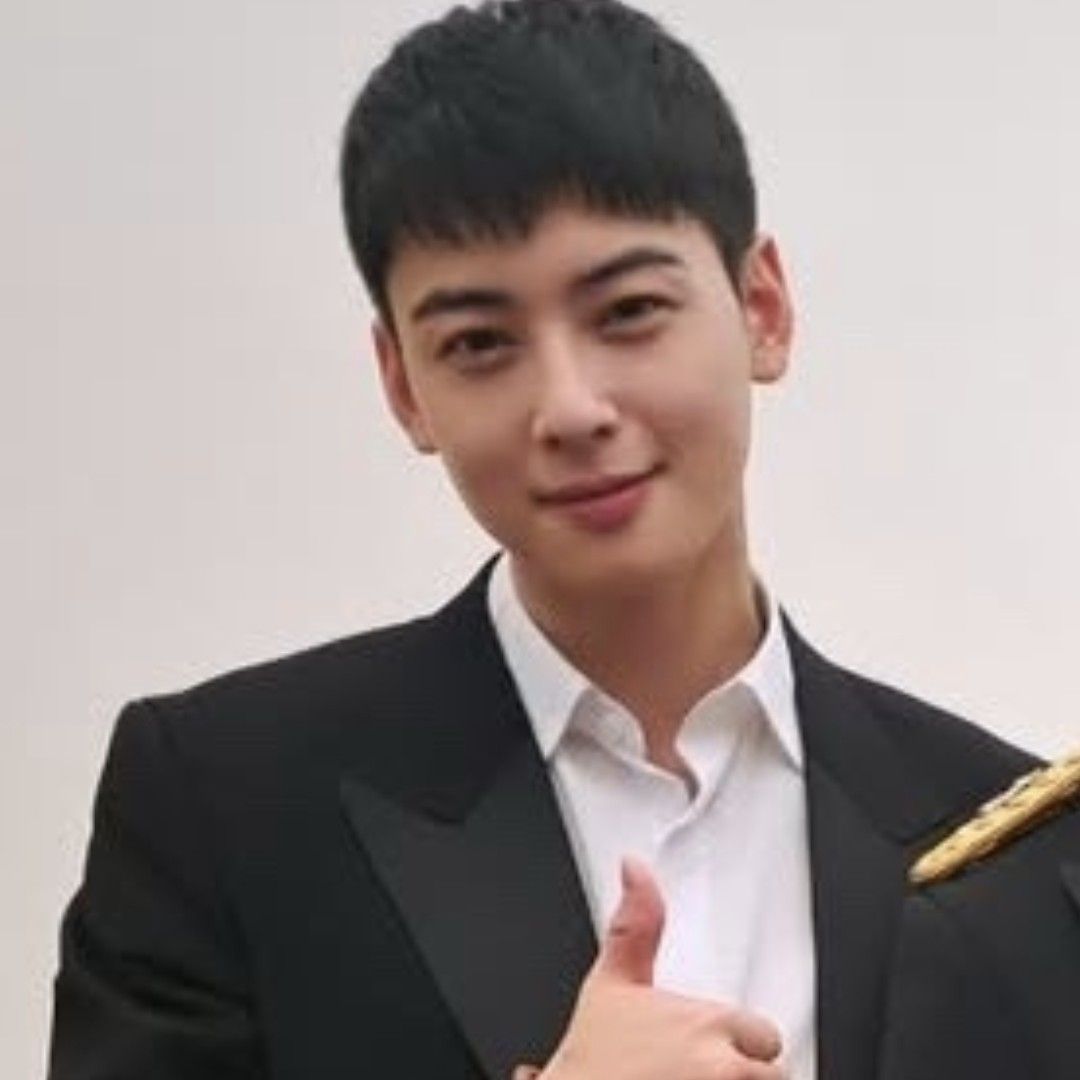 Latest photo of Cha Eunwoo