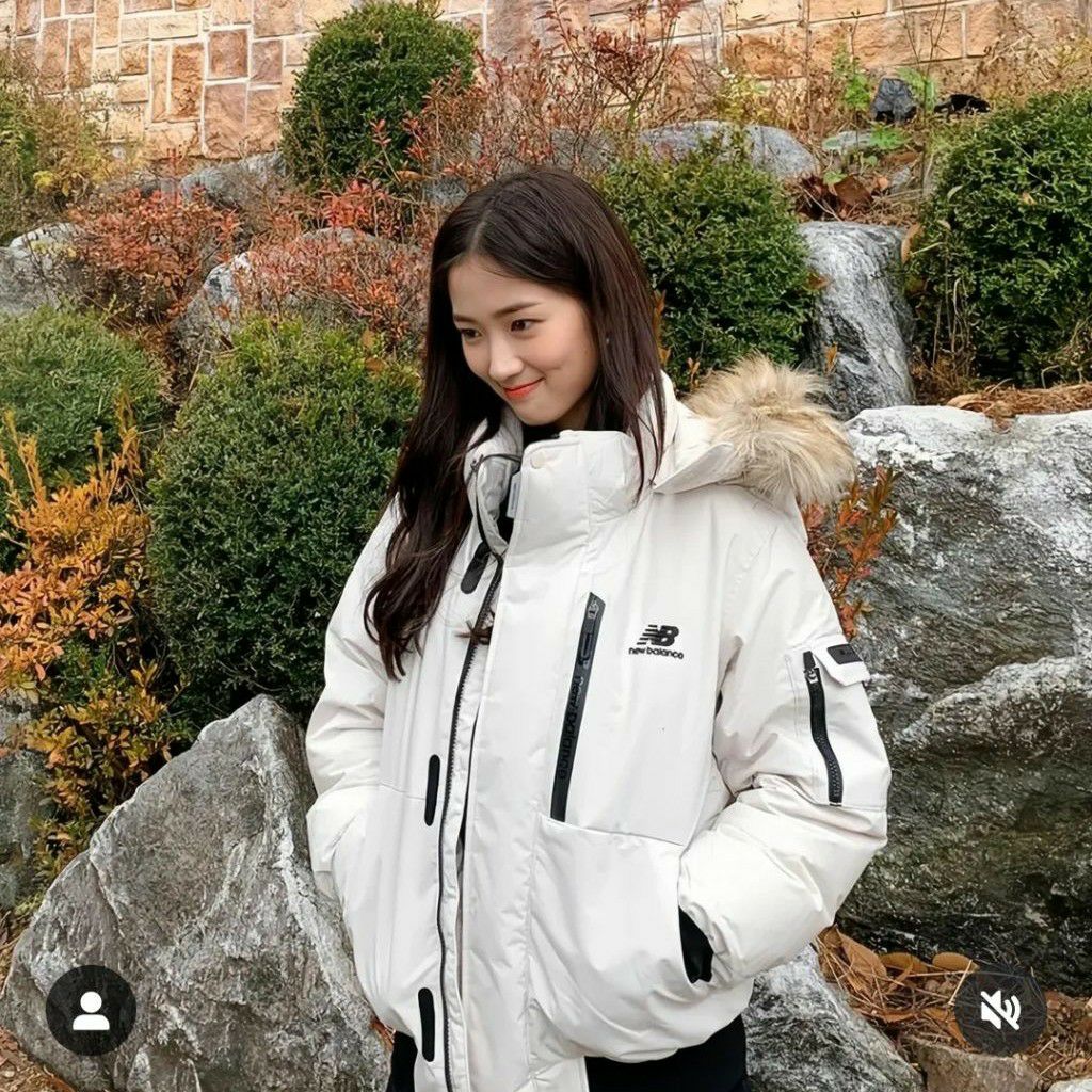 Recent activity shot of Kim Hyeyoon