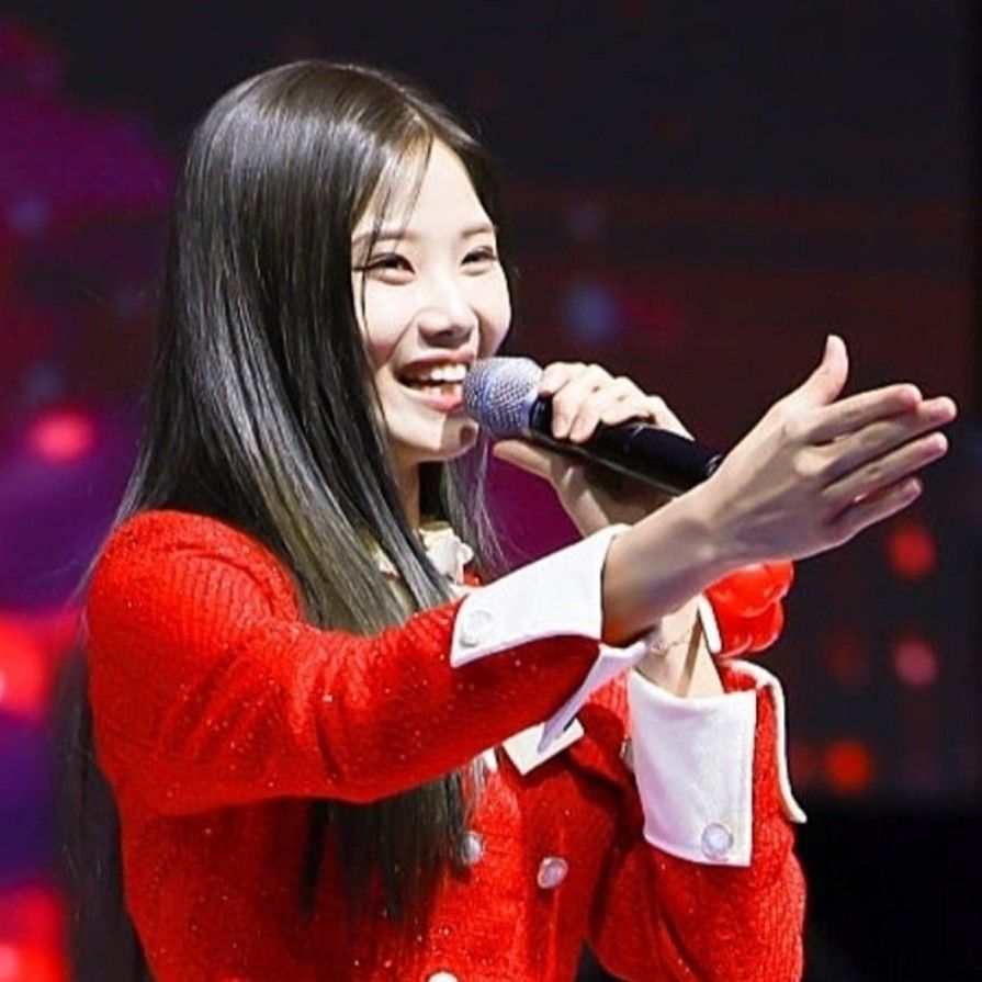 Behind-the-scenes cut of Bae Ahyeon