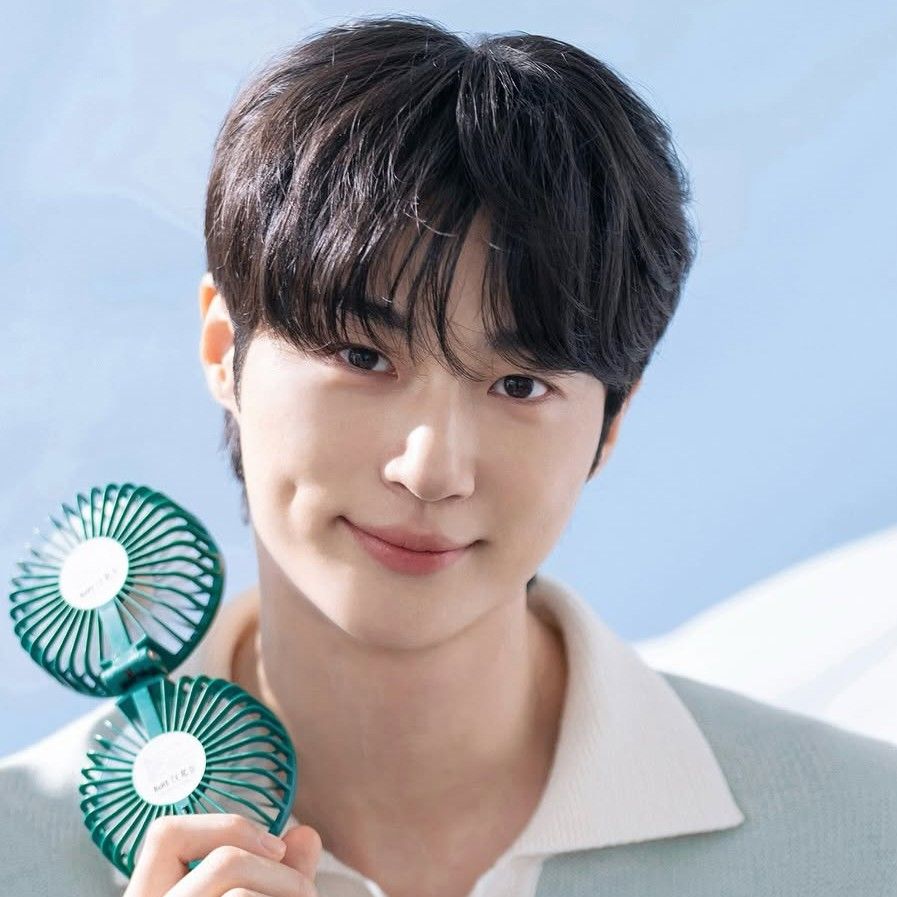 Recent activity shot of Byeon Wooseok