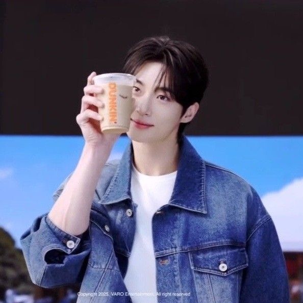 Recent activity shot of Byeon Wooseok