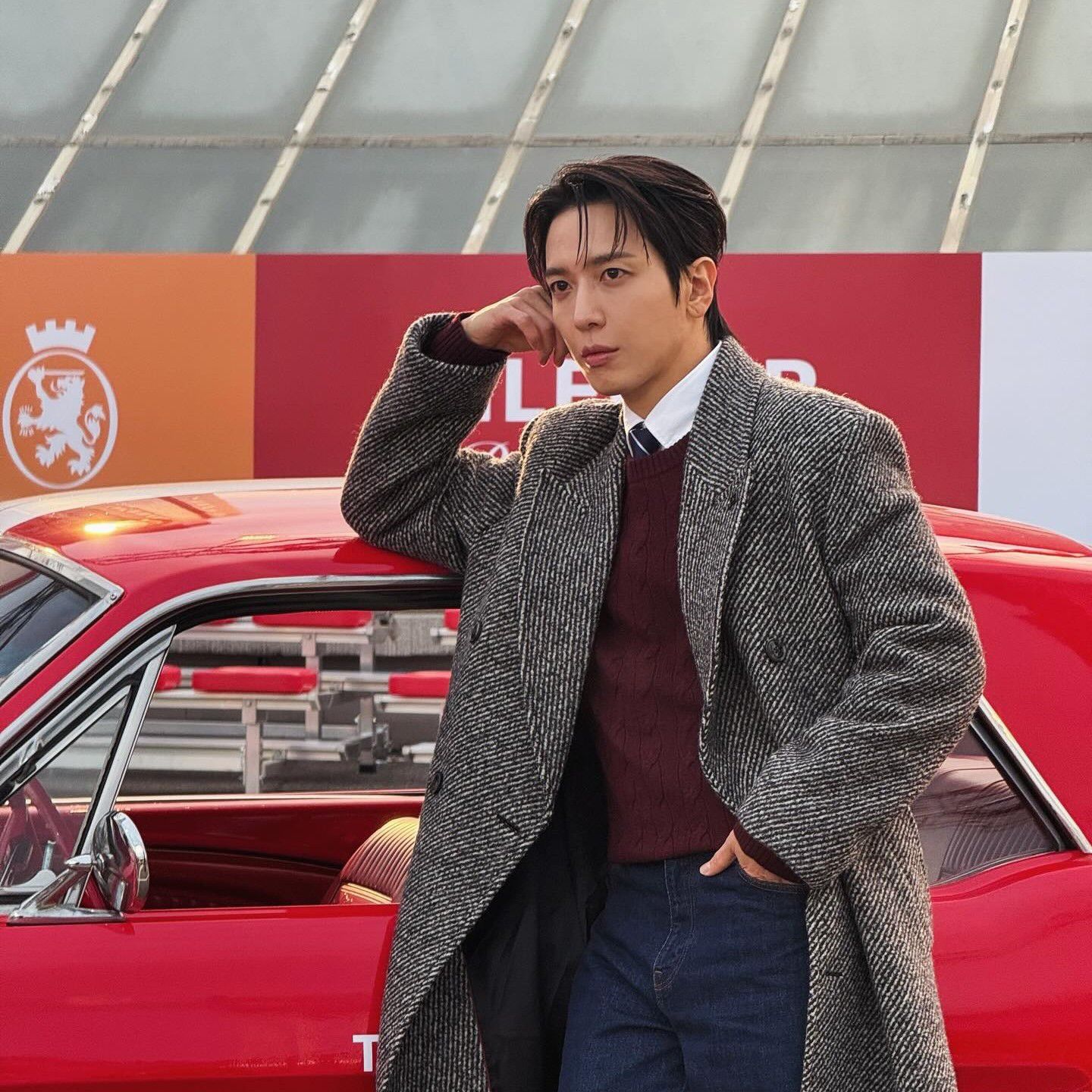 Momen yang diabadikan oleh penggemar Jung Yonghwa