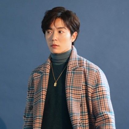 Behind-the-scenes cut of Kim Jaewook
