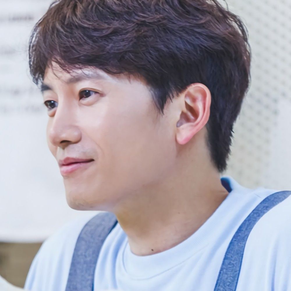 Latest photo of Ji Sung