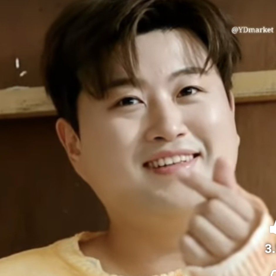 Momen yang diabadikan oleh penggemar Kim Hojoong