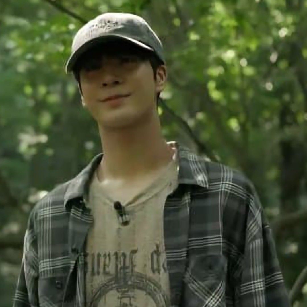 Recent activity shot of Jeong Dongwon