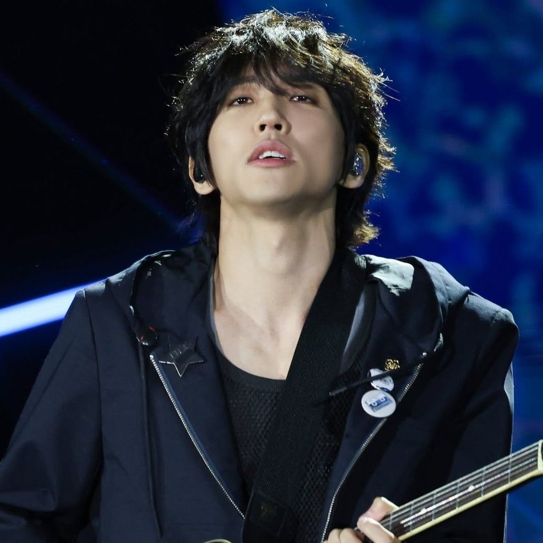 Behind-the-scenes cut of Lee Seungyoon