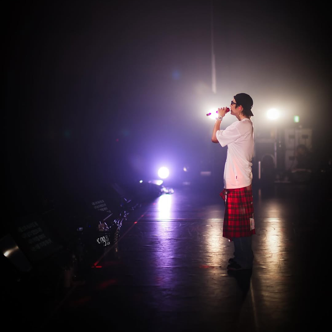 A moment captured by a fan of Lee Joongi