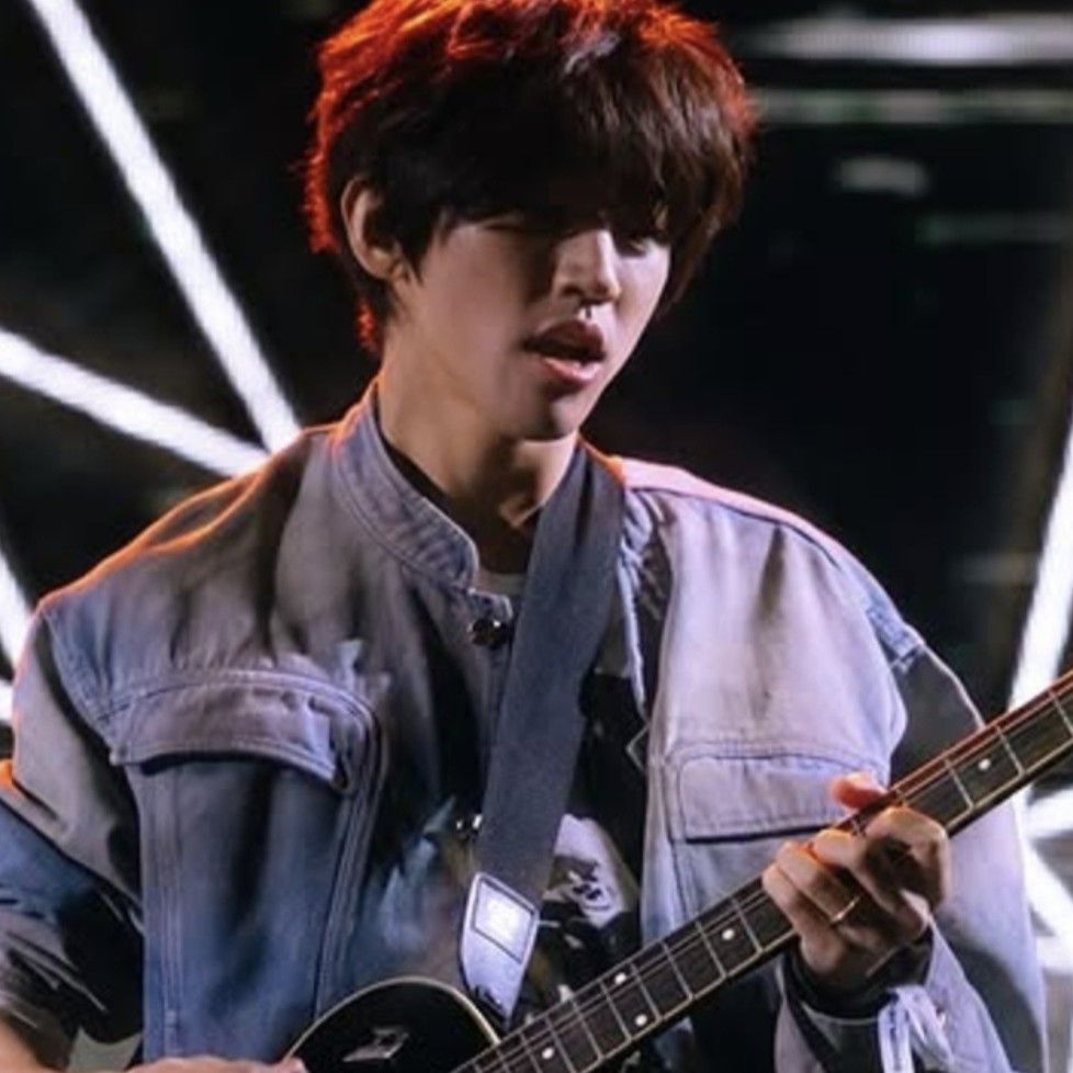 Recent activity shot of Lee Seungyoon