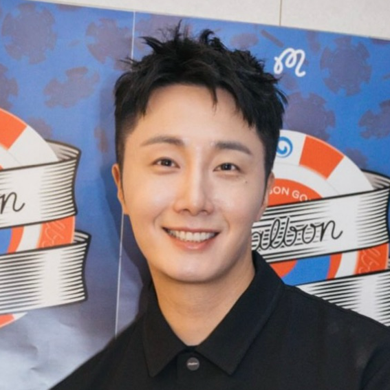 Recent activity shot of Jung Ilwoo