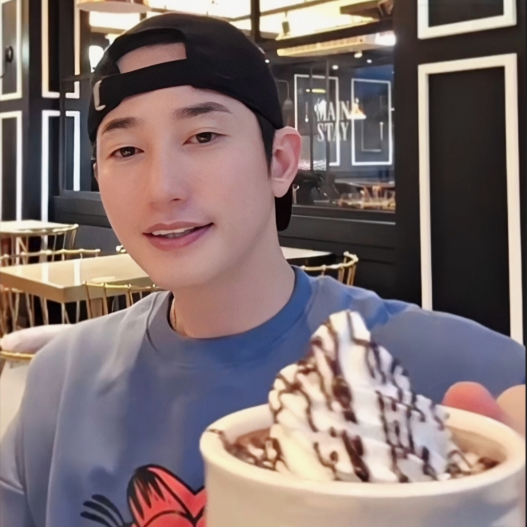 Behind-the-scenes cut of Park Sihoo
