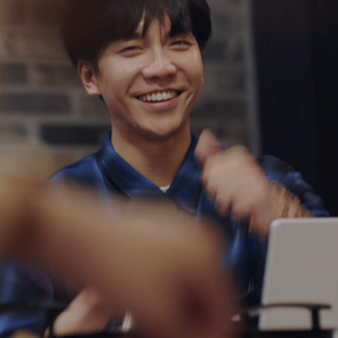 Latest photo of Lee Seunggi