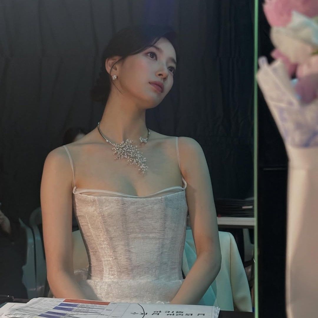 Behind-the-scenes cut of Bae Suzy