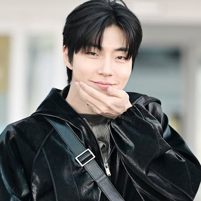 Foto terbaru dari Hwang Inyoup