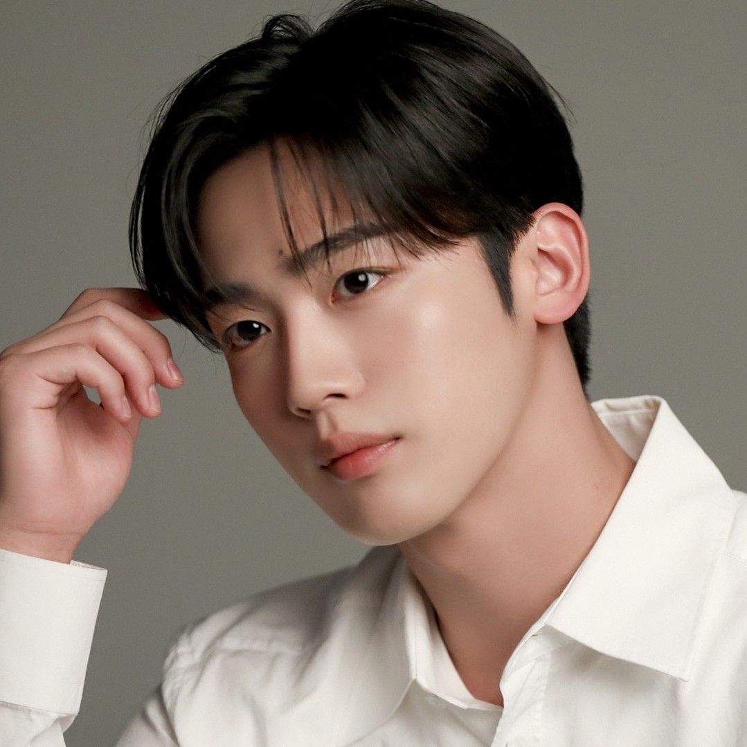 Recent activity shot of Kim Yohan