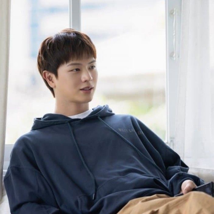 Behind-the-scenes cut of Yook Sungjae