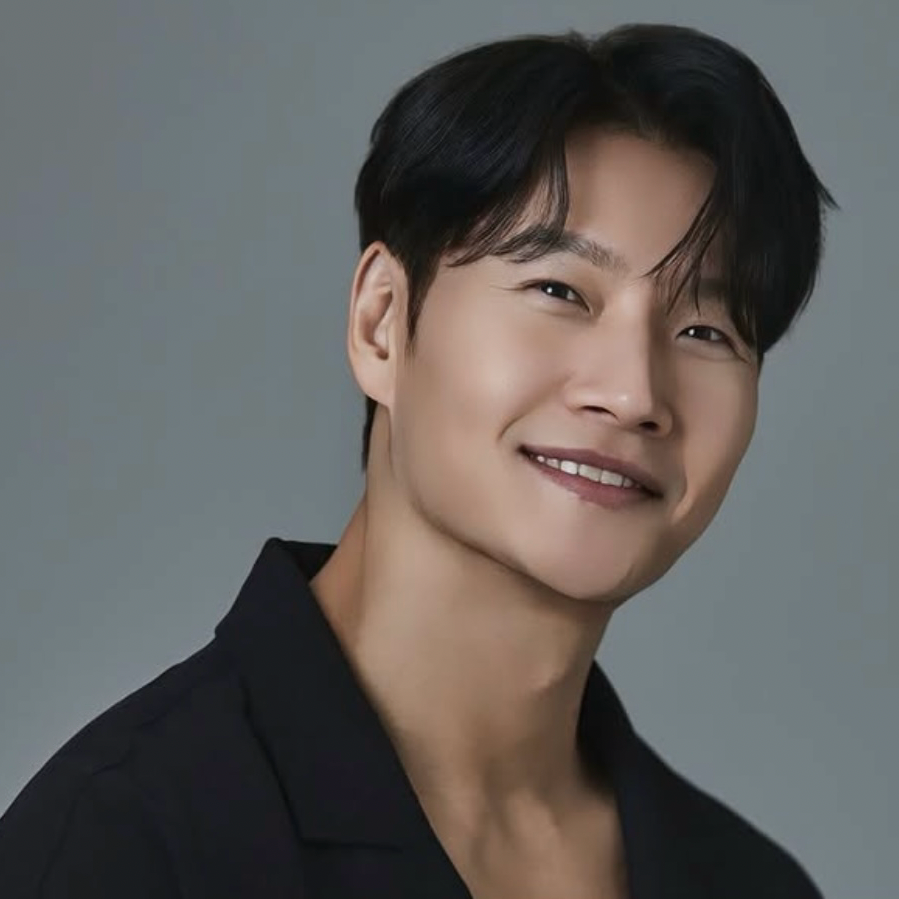 Recent activity shot of Kim Jongkook