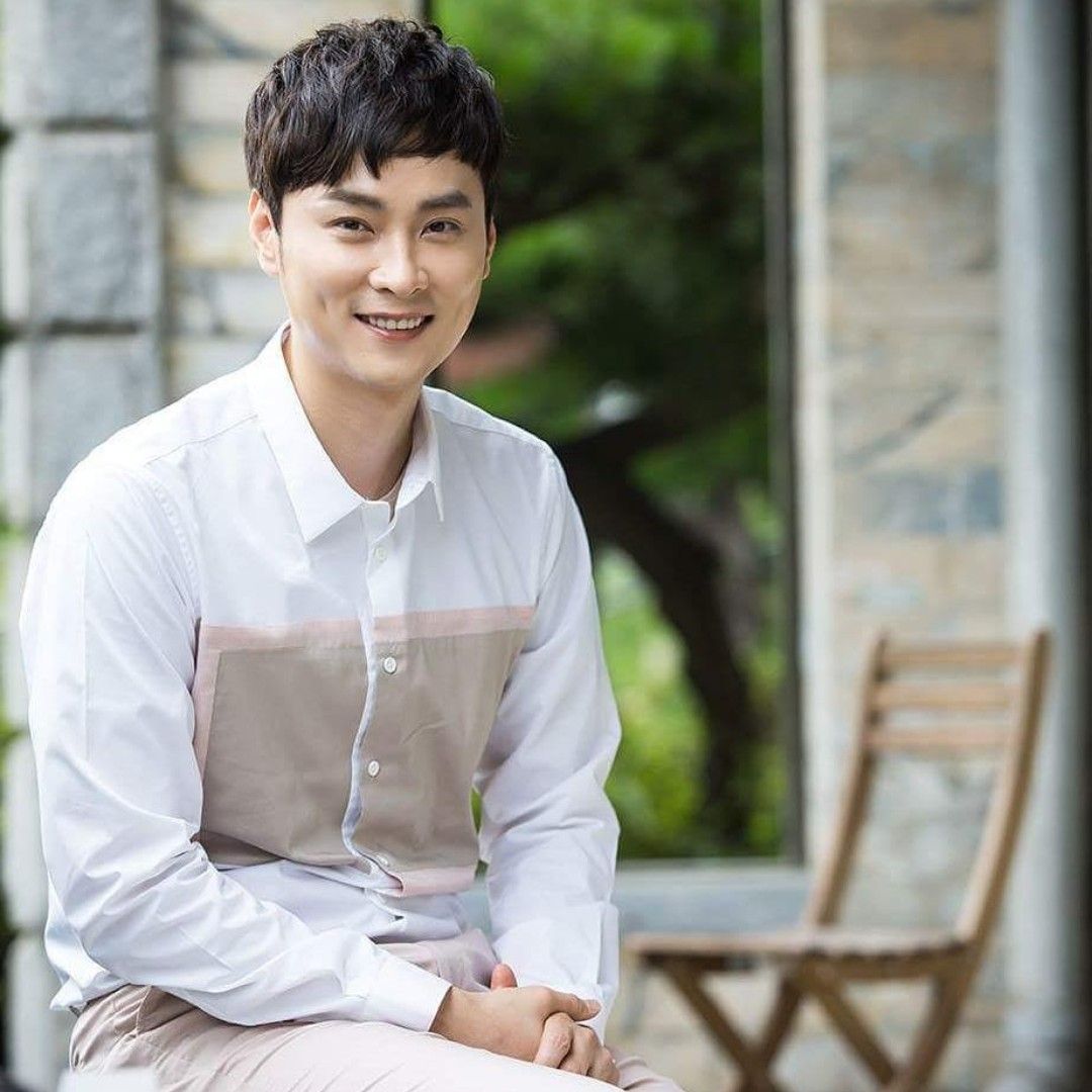 Recent activity shot of Min Kyunghoon