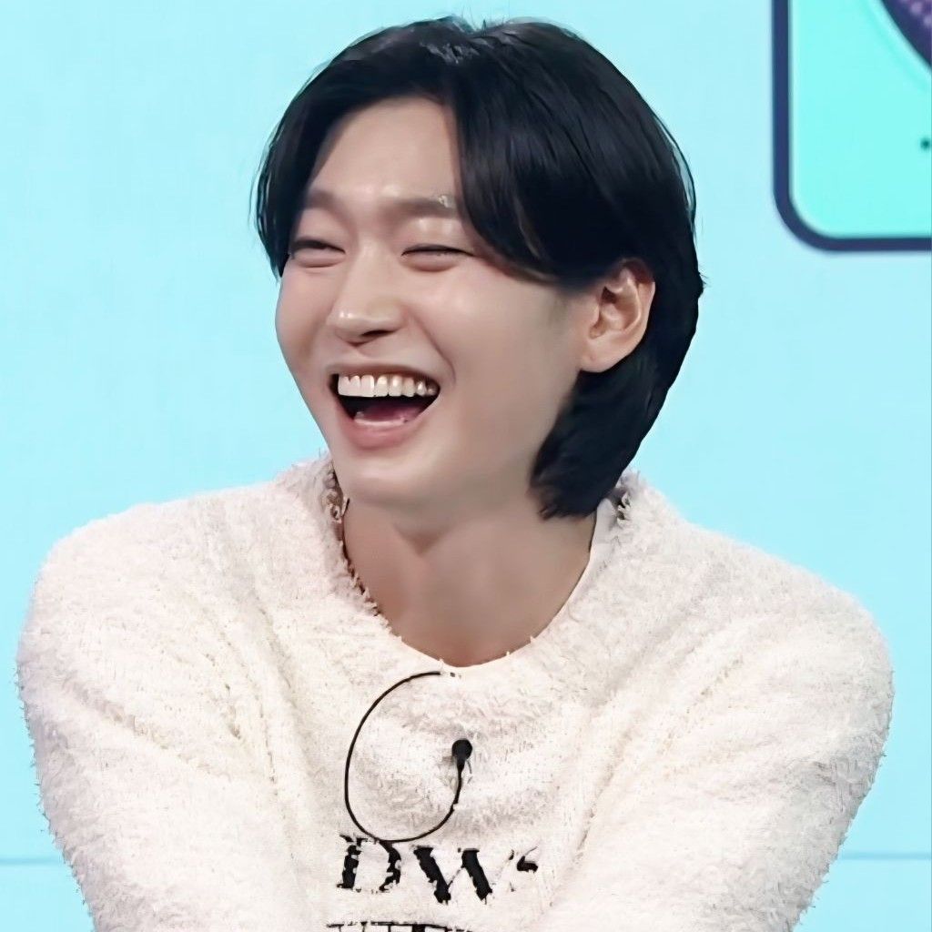 최애돌셀럽 커뮤니티 인기 폭발 포스트