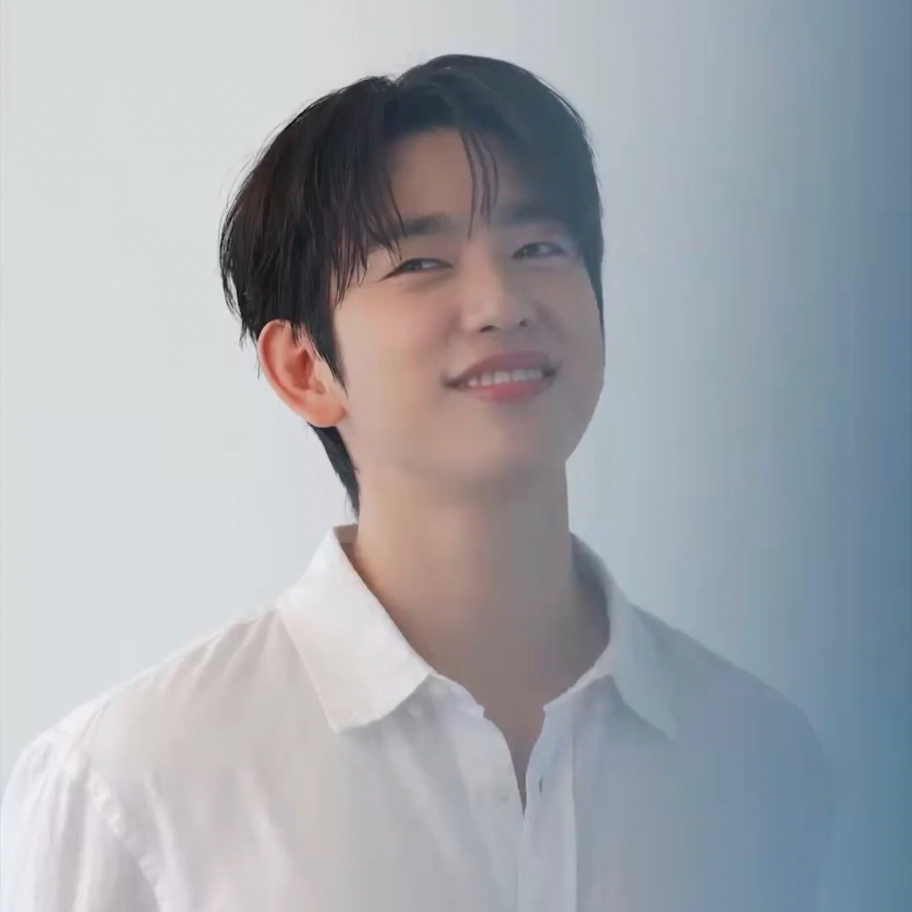 Foto kegiatan terbaru dari Park Jinyoung