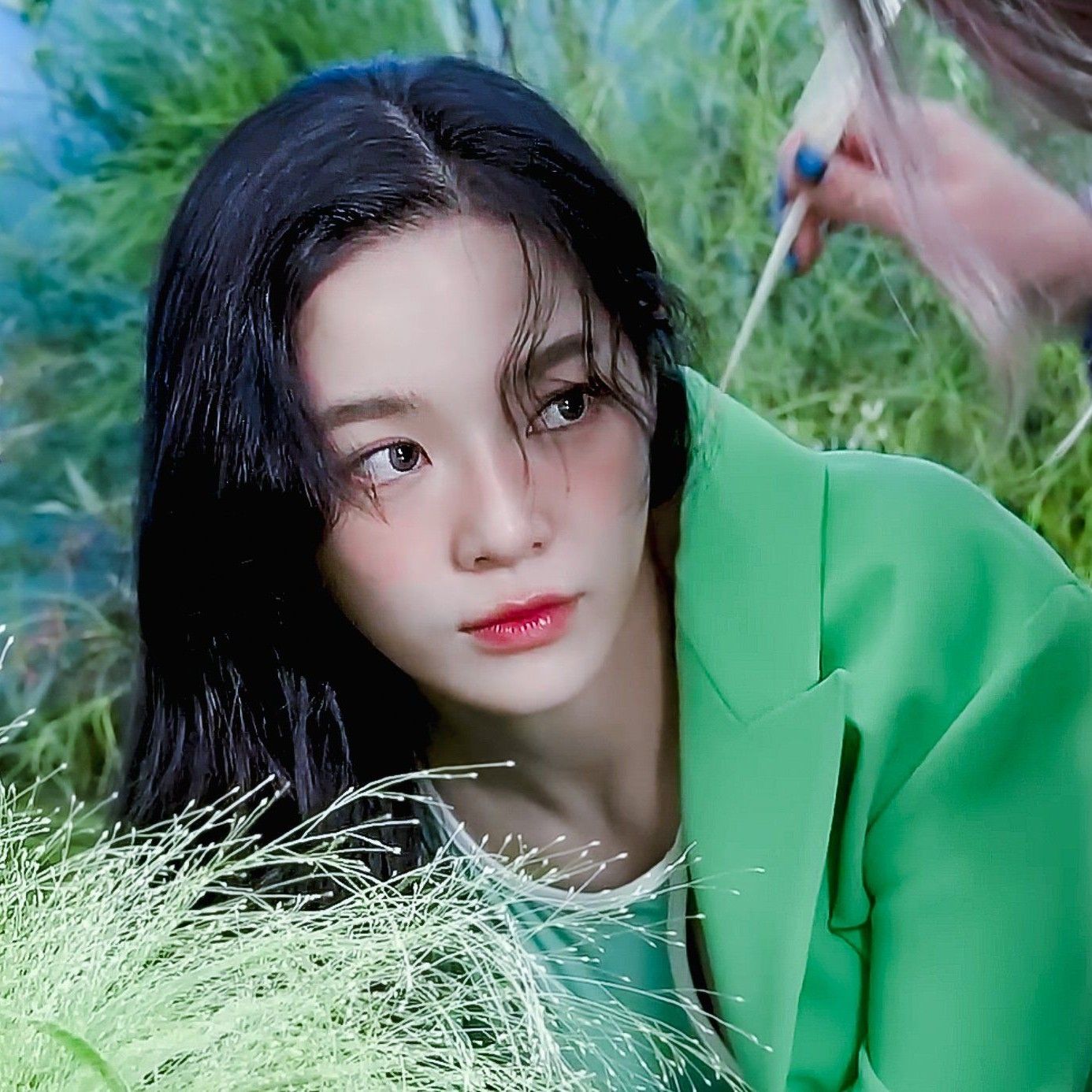 Behind-the-scenes cut of Kim Sejeong
