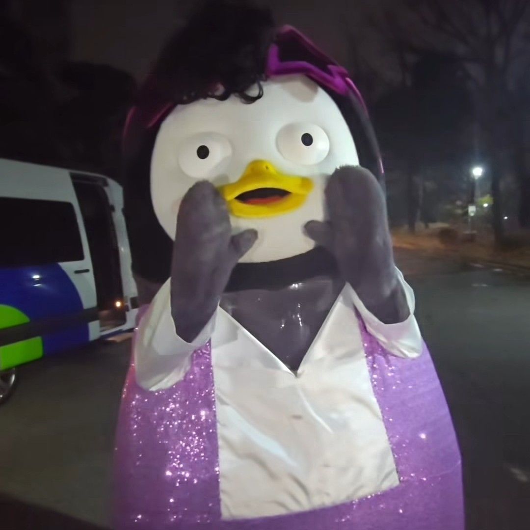 ペンスの最近の活動ショット