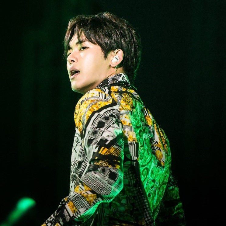 Behind-the-scenes cut of Hoya