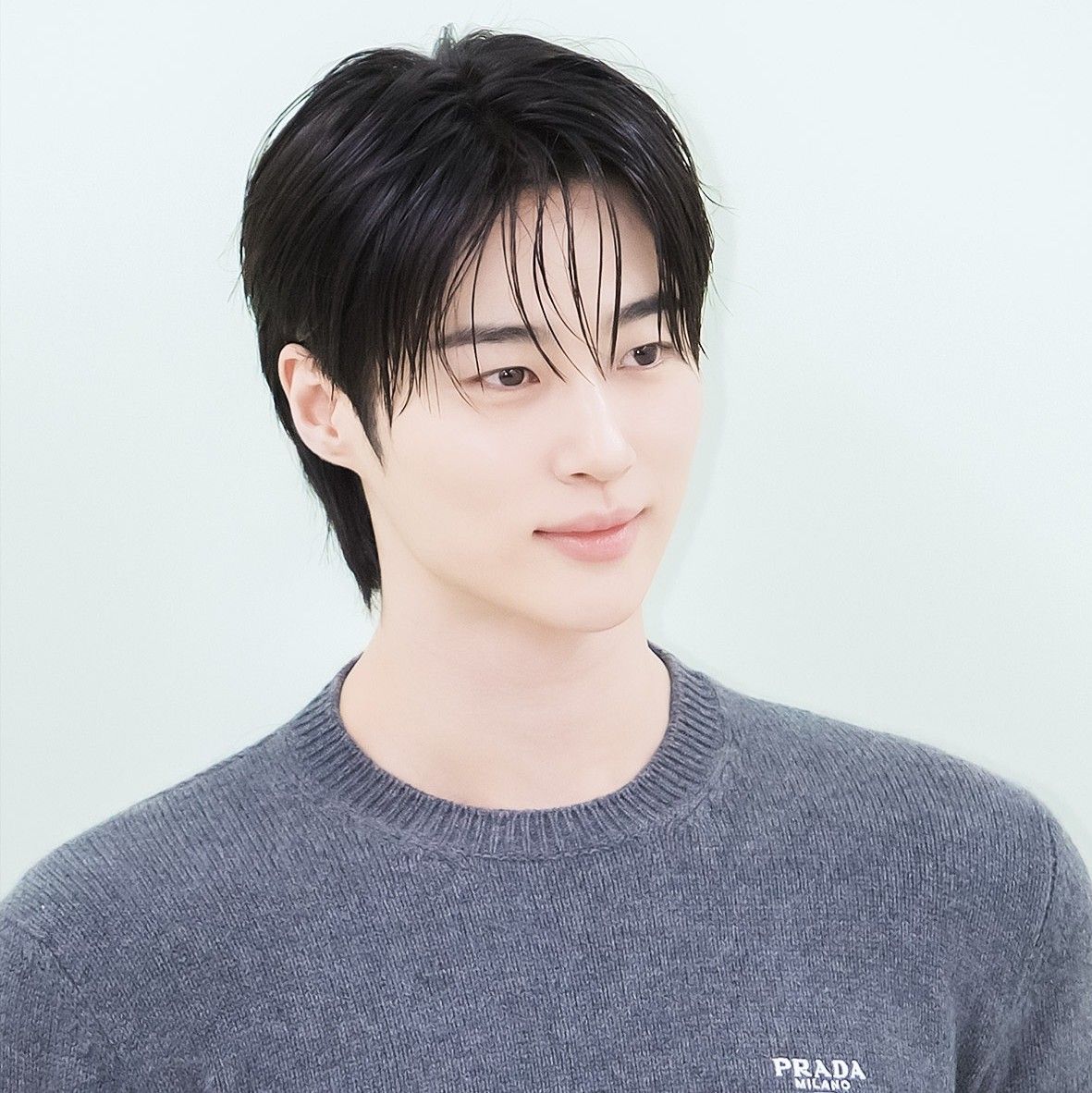 Behind-the-scenes cut of Byeon Wooseok