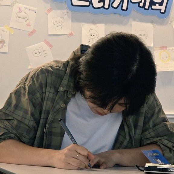 Behind-the-scenes cut of Aiki