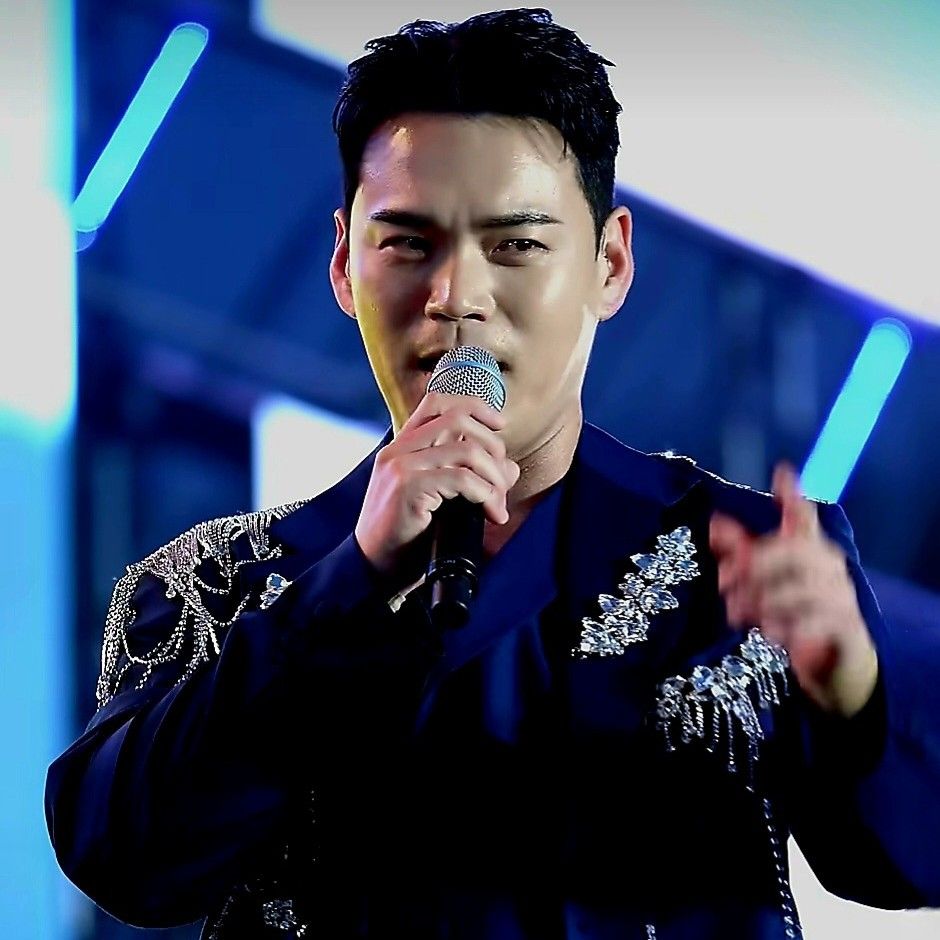 Behind-the-scenes cut of Lee Jung