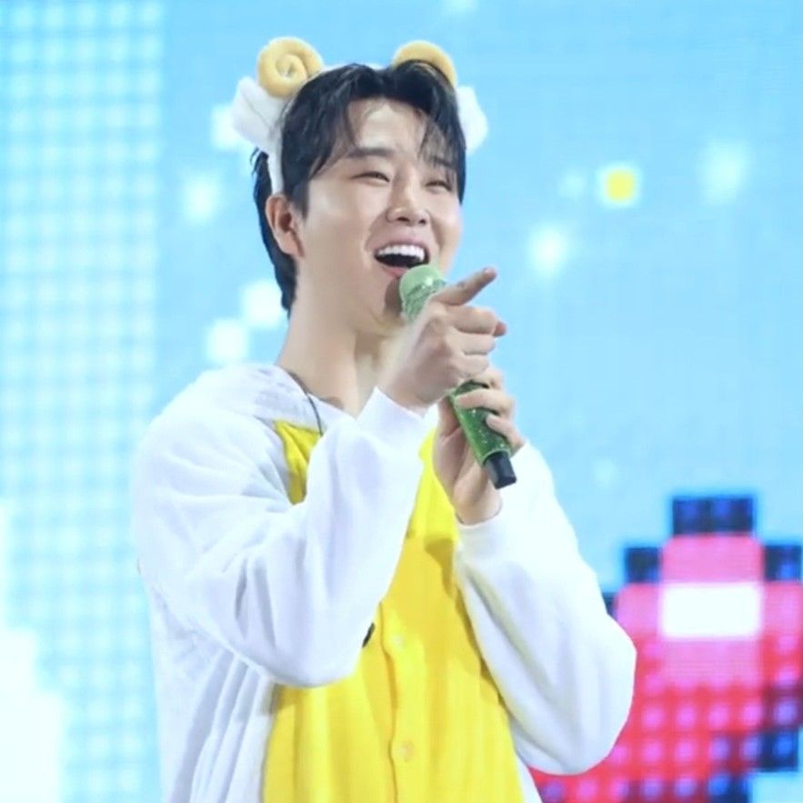 Recent activity shot of Song Minjun