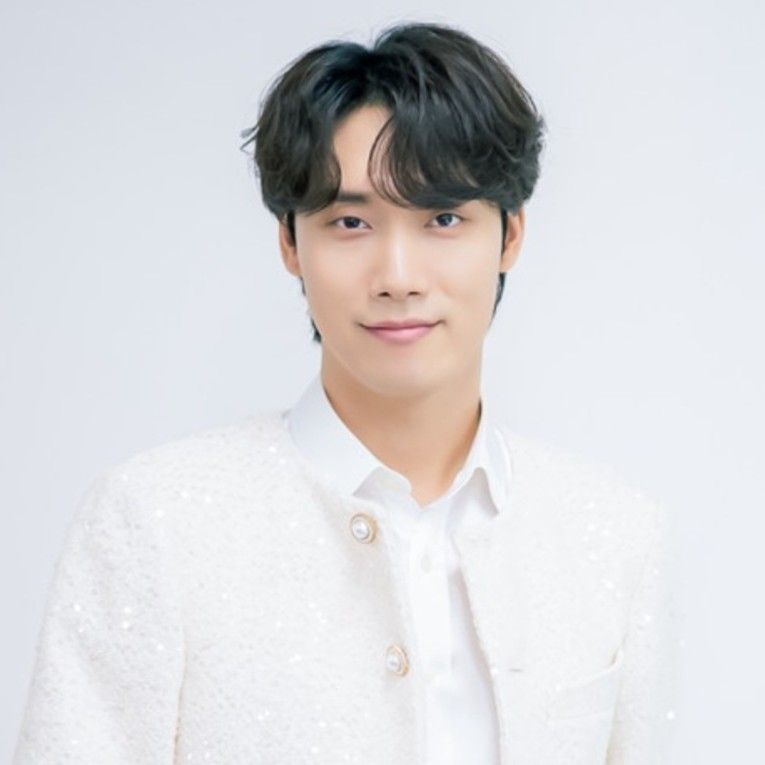 Behind-the-scenes cut of Choi Woojin