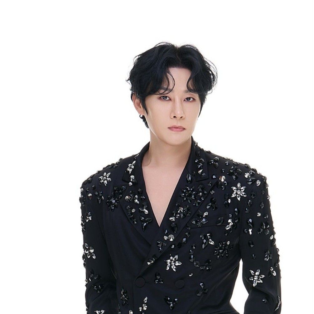 Behind-the-scenes cut of Kang Moonkyung