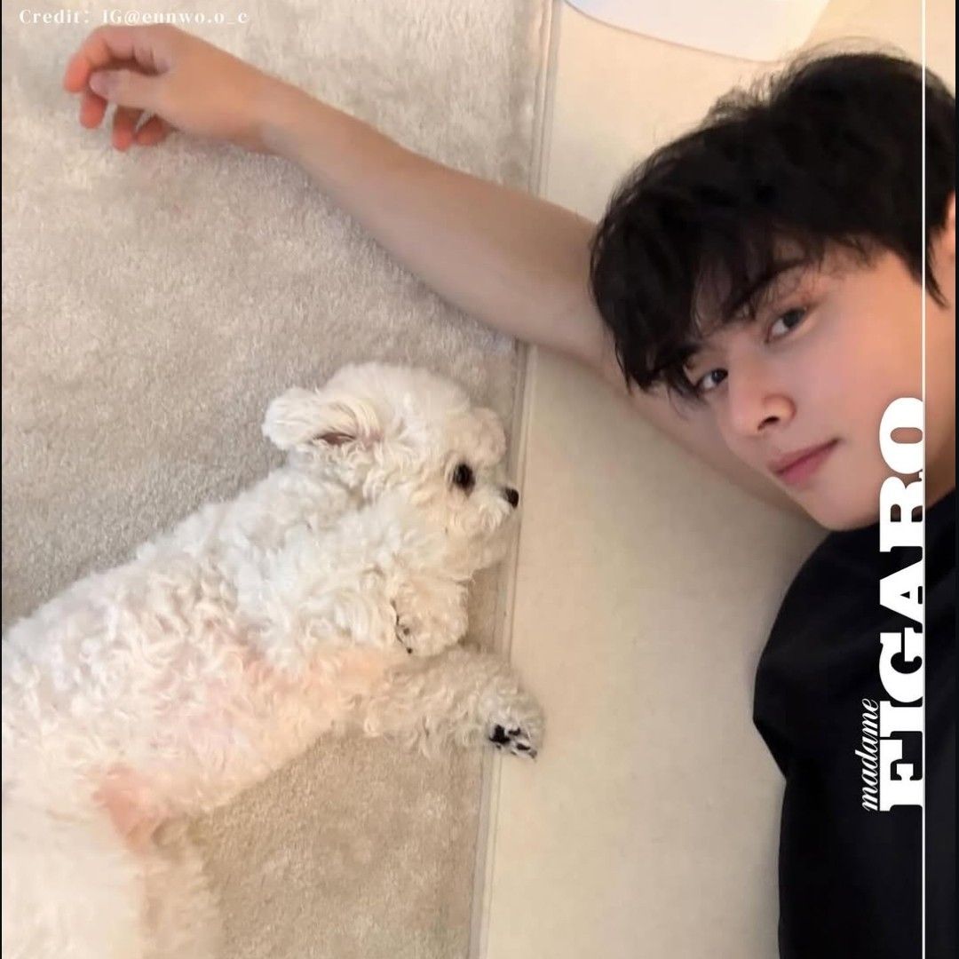 Behind-the-scenes cut of Cha Eunwoo