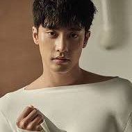 Behind-the-scenes cut of Sunghoon