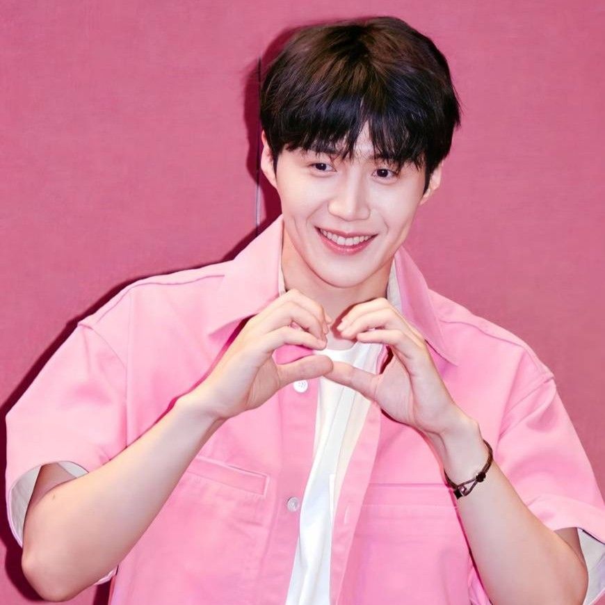 A moment captured by a fan of Kim Seonho