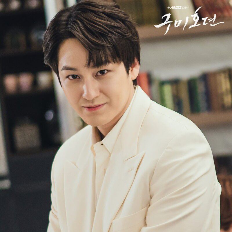 Behind-the-scenes cut of Kim Bum
