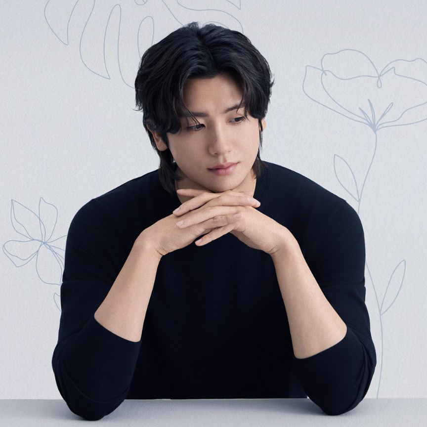 A moment captured by a fan of Park Hyungsik