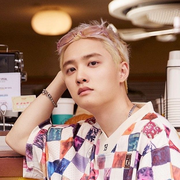 Behind-the-scenes cut of Doh Kyungsoo (D.O.)