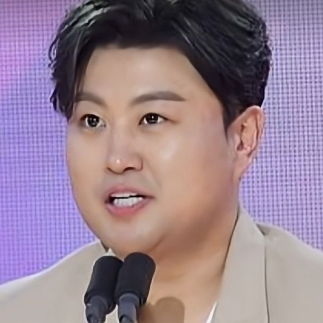 粉丝拍下的金浩中瞬间