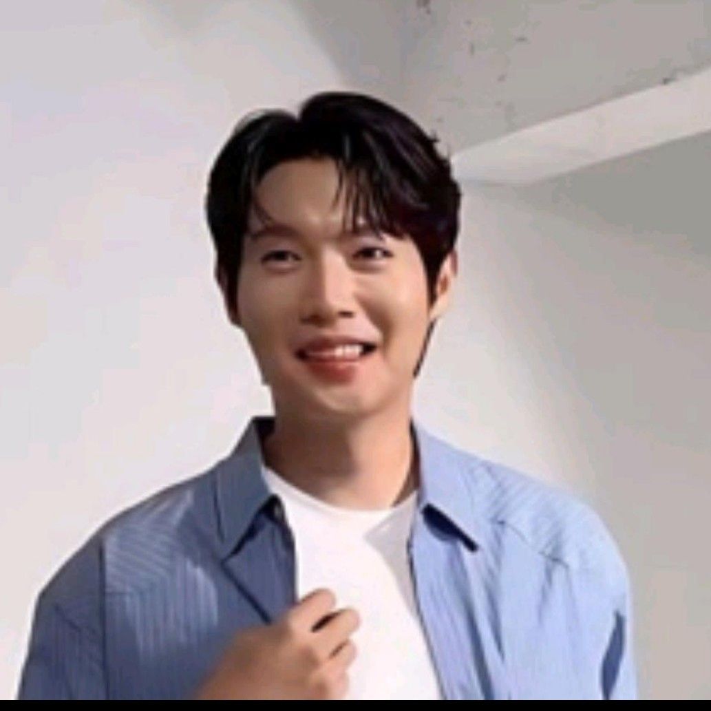 Recent activity shot of Son Taejin