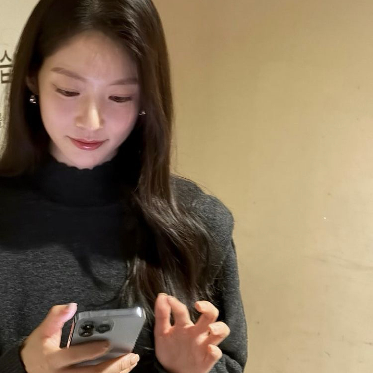 Behind-the-scenes cut of Gong Seungyeon