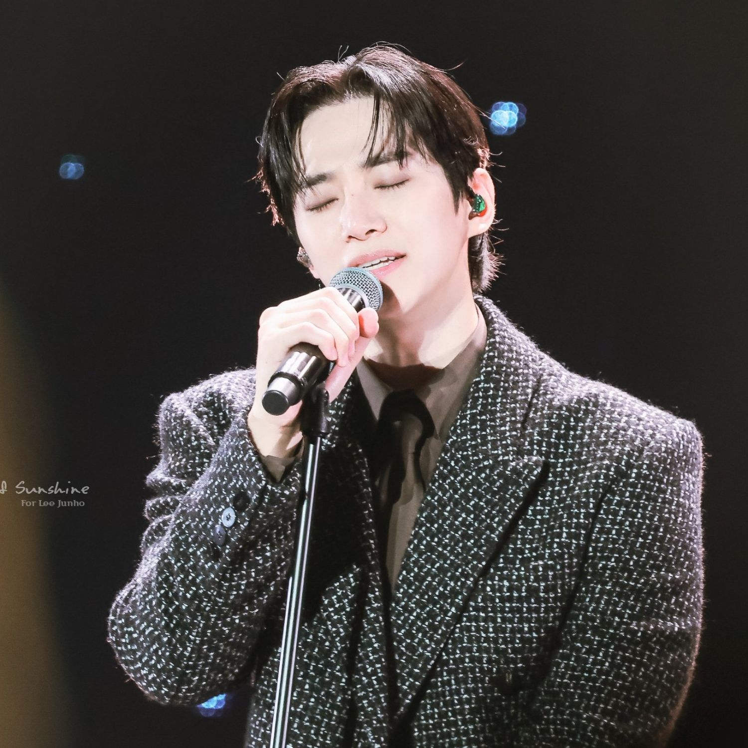 イ・ジュノの最近の活動ショット