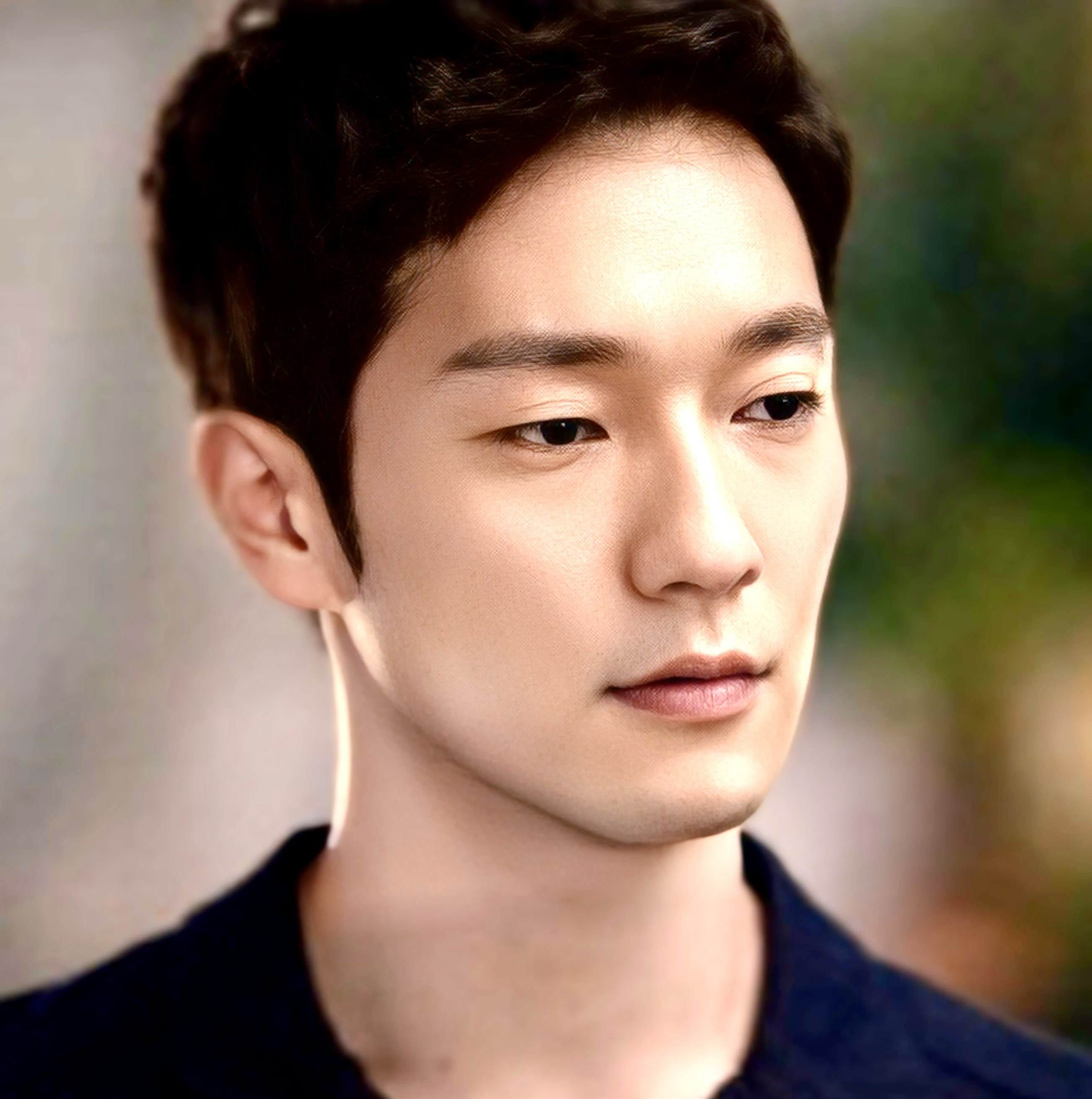 A moment captured by a fan of Son Seokkoo