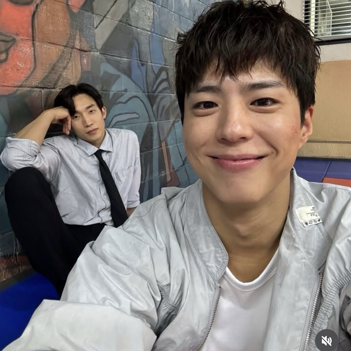 Behind-the-scenes cut of Park Bogum