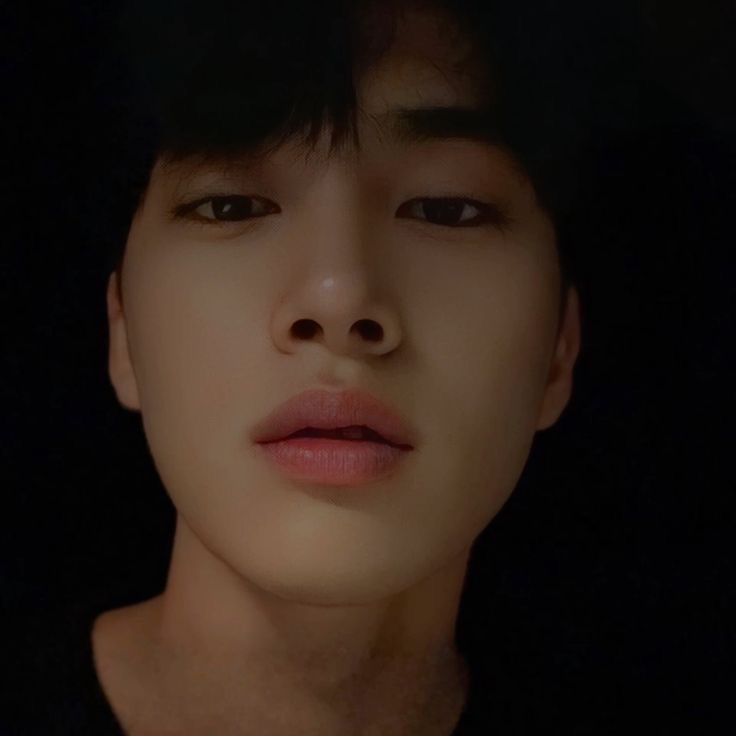 Behind-the-scenes cut of Hong Mingi