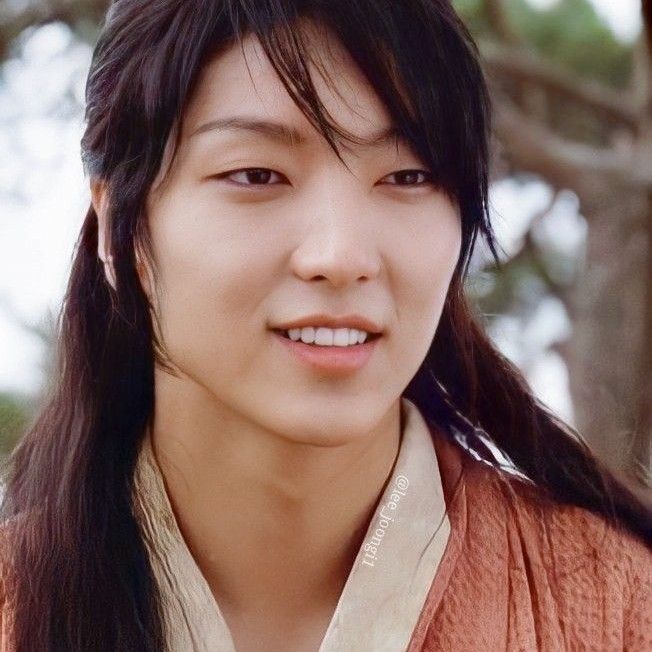 Latest photo of Lee Joongi