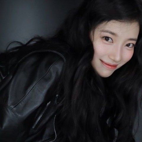 裴秀智的最新照片